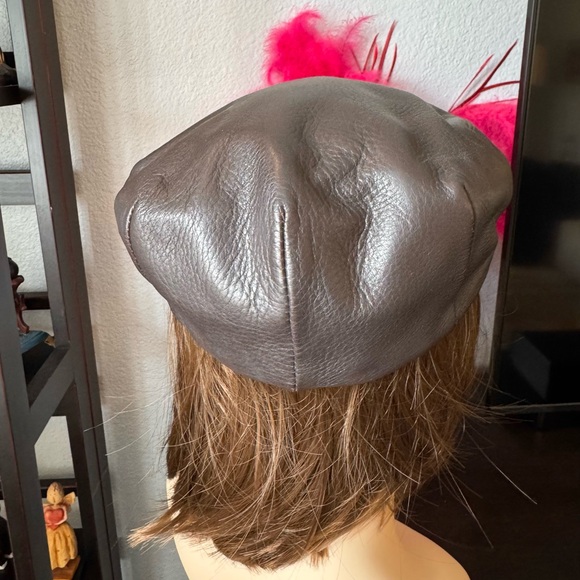 Orvis Brown Leather Cabbie Cap - Picture 3 of 10